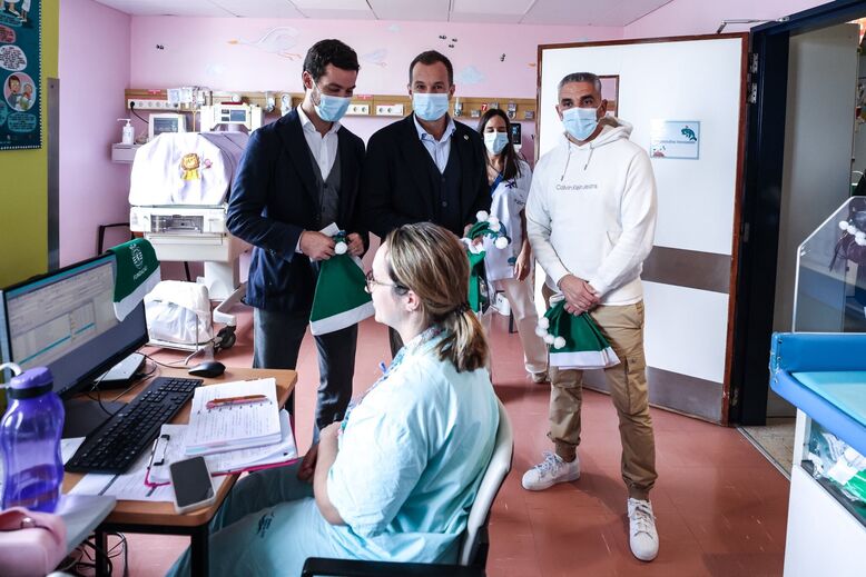 Rui Borges, Frederico Varandas e Bernardo Palmeiro visitam crianças no Garcia de Horta