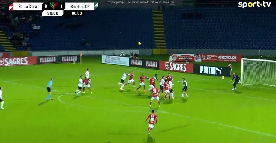 Record conta-lhe tudo o que se passou na cabine do VAR no Santa Clara-Sporting: a explicação para os 12 minutos