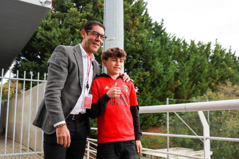 Rui Costa presente junto dos adeptos