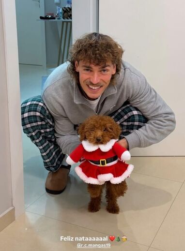 Ricardo Mangas já é pai do José Maria e nem os seus cães escaparam à alegria da quadra