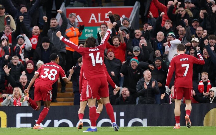 Gravenberch não esqueceu Diogo Jota nos festejos frente ao Wolves