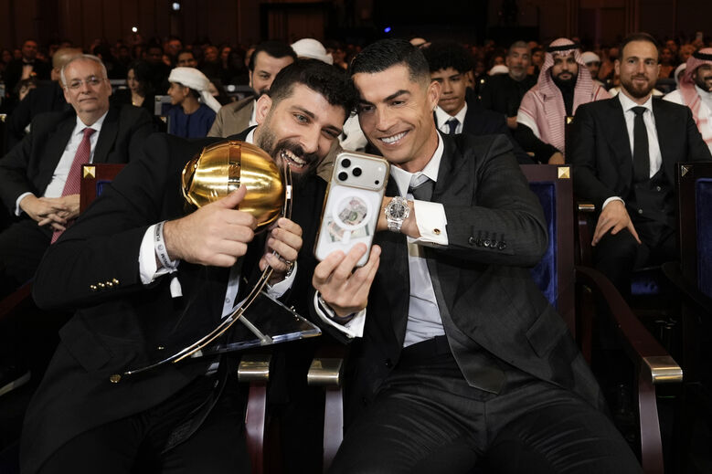 Bilal Hadad venceu o prémio Digital e festejou com uma foto com Cristiano Ronaldo