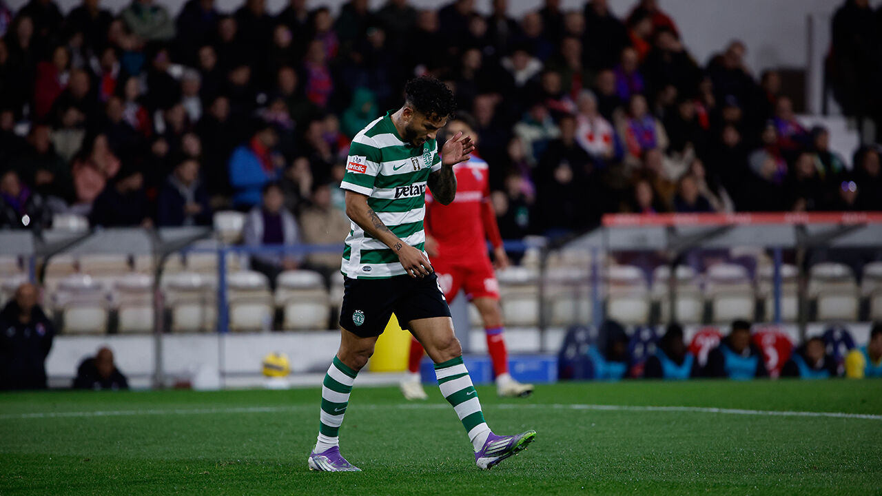 Deslizes contra os primeiros prejudicam o Sporting na luta com o FC Porto