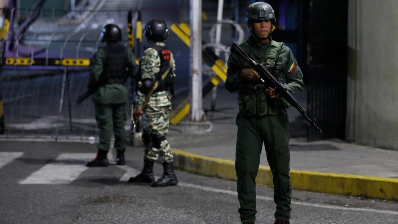 Segurança reforçada junto à residência oficial de Maduro