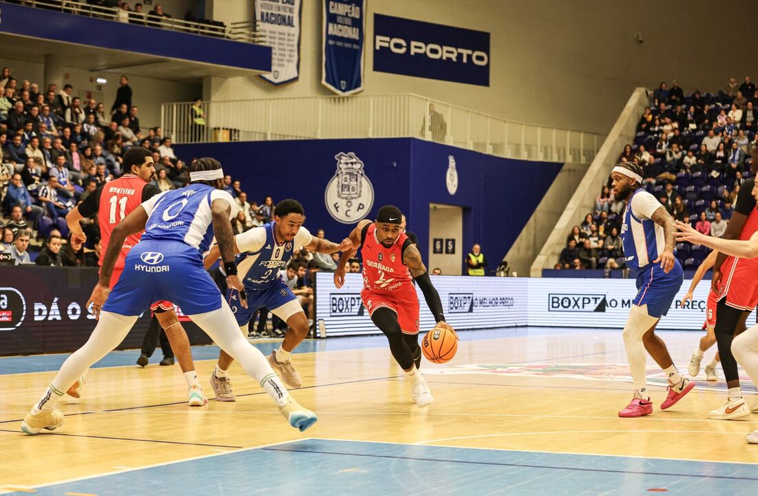 FC Porto vence Sp. Braga com Corey Allen como melhor marcador.
