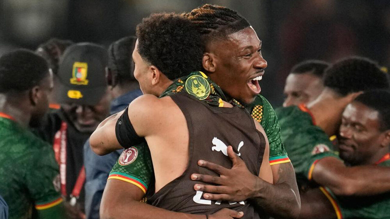 Futebolistas festejam encontro entre Marrocos e Camarões na CAN2025