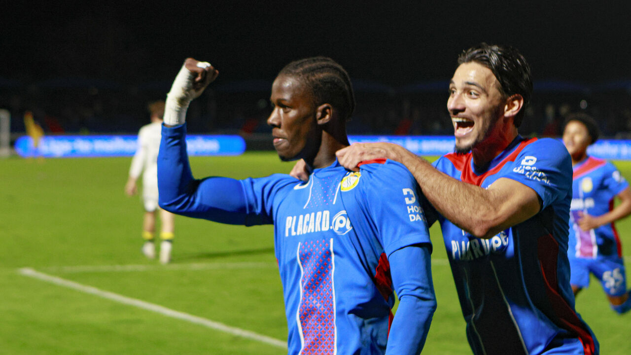 Chiquinho celebra o golo do triunfo