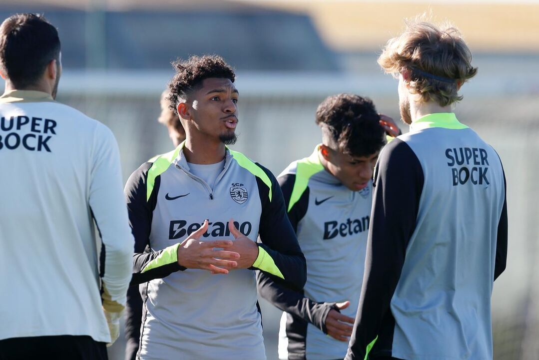 Luis Guilherme integra treino com Hjulmand e Matheus Reis no Sporting