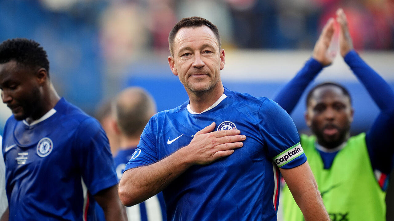 Adepto questiona falta de qualificação de John Terry para treinar o Chelsea