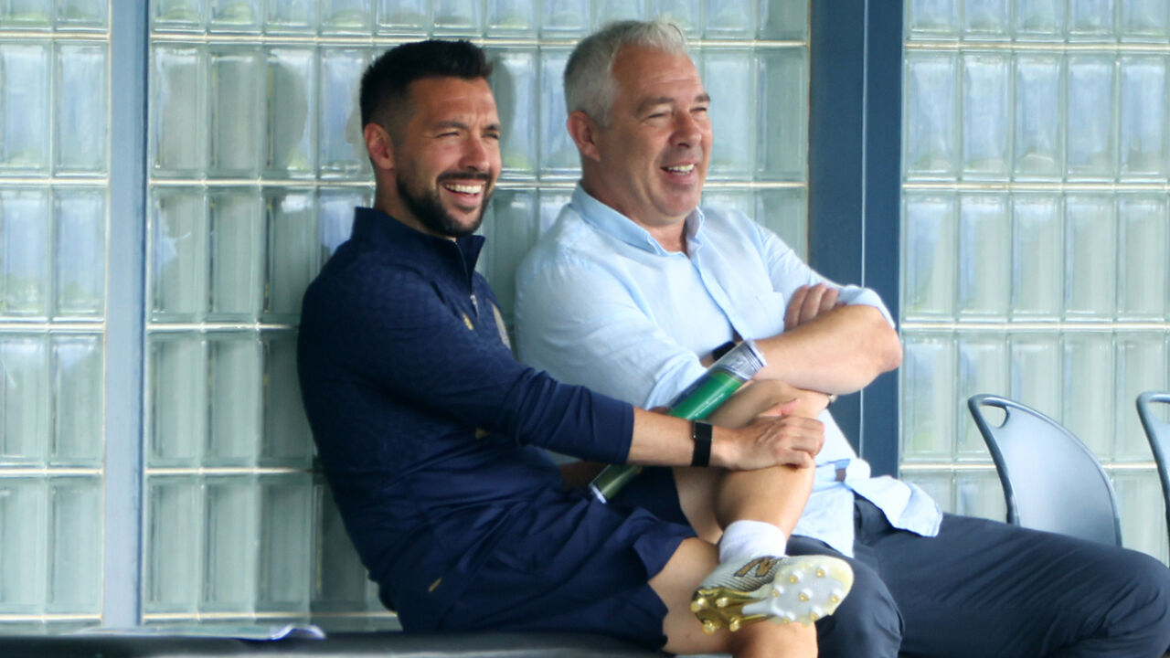 Francesco Farioli à conversa com Jorge Costa no arranque da temporada, no Olival