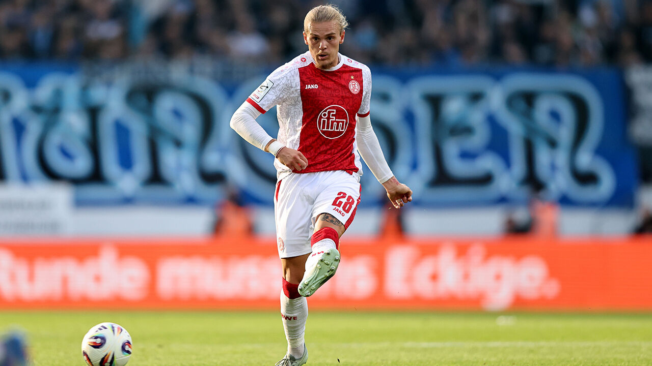 Tom Moustier, jogador do Rot-Weiss Essen, é alvo do E. Amadora