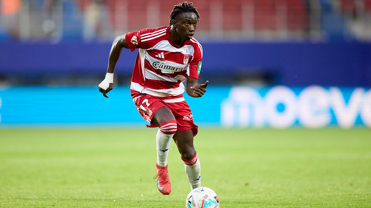 O treinador do Granada fala sobre a oferta por Faye