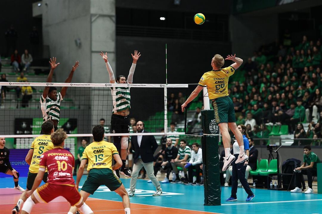 Zawiercie demonstra poderio contra o Sporting no João Rocha