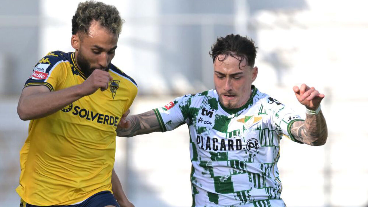 Moreirense acerta cedência de Joel Jorquera (à direita) ao Murcia