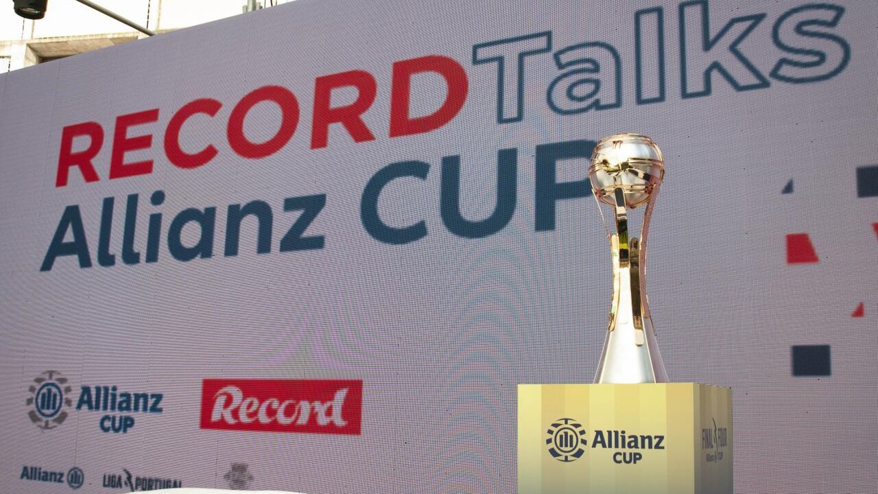 Diamantino, Fernando Mendes e Vítor Baía em Record Talks antes da final