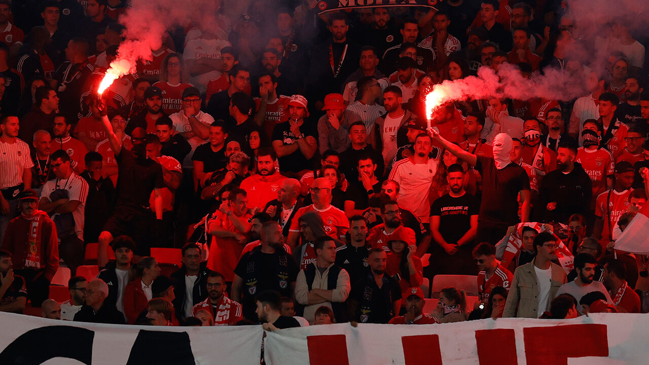 Benfica multado após uso de pirotecnia no jogo com o Estoril