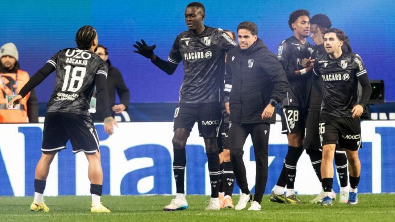 Jogadores do V. Guimarães em campo na Allianz Cup