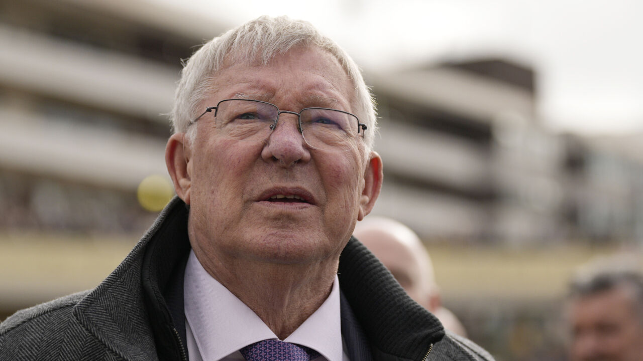 Presença de Alex Ferguson no Man. United irrita Roy Keane