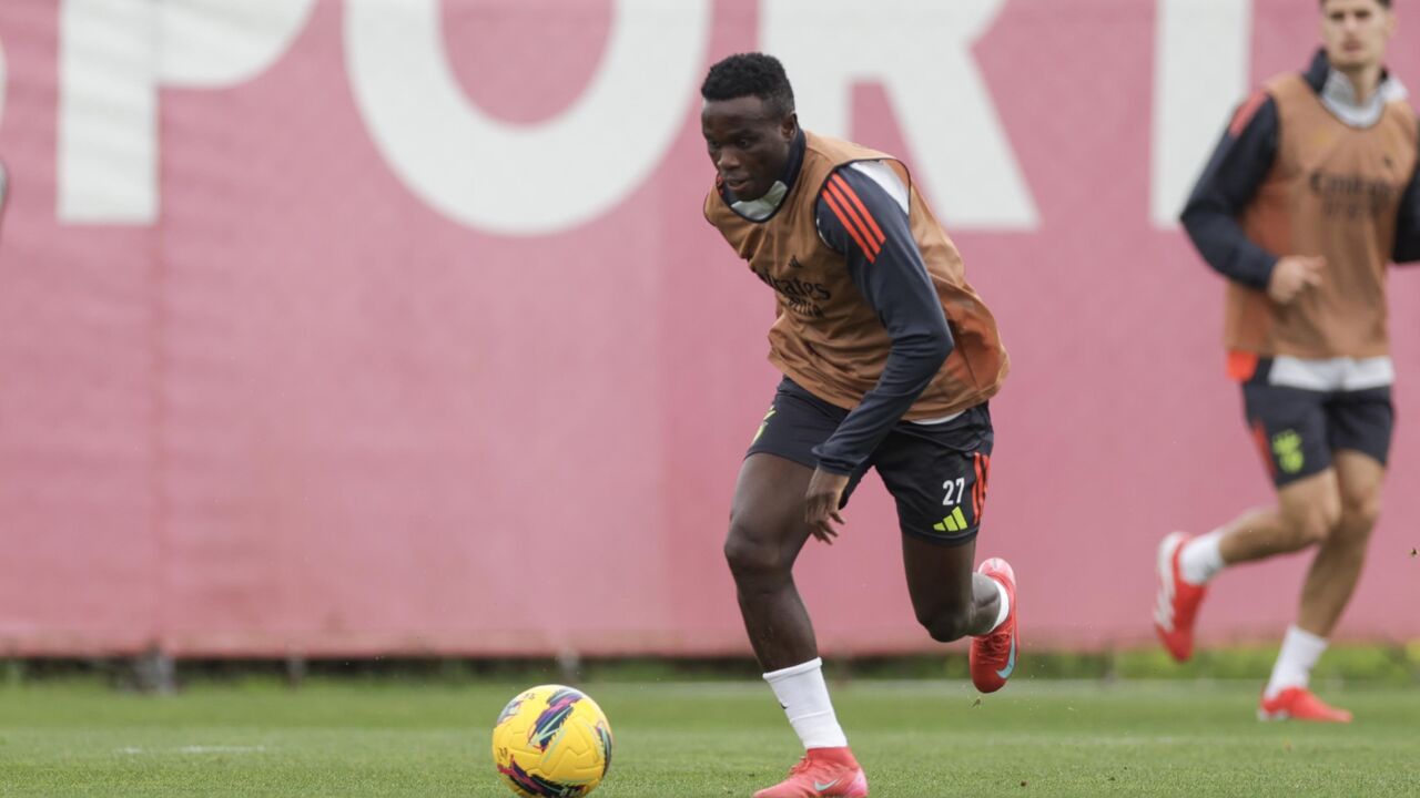 Bruma treina no relvado e pode voltar aos treinos em fevereiro