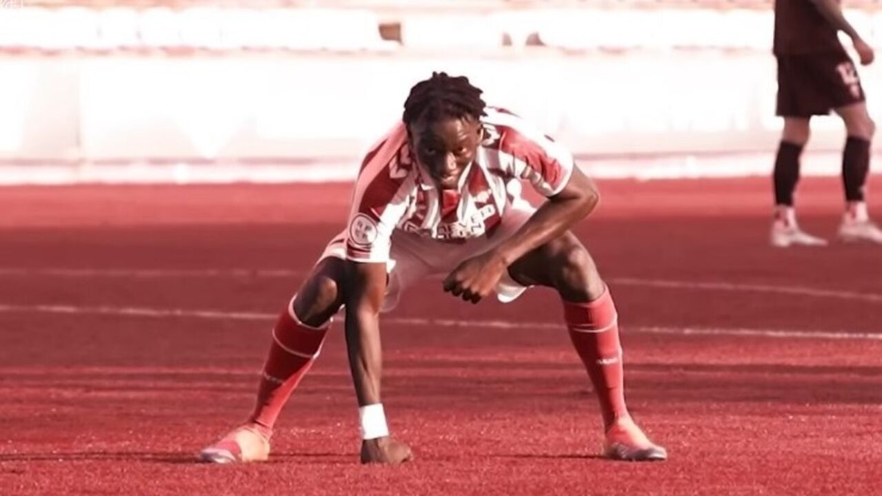 Faye, futuro reforço do Sporting, prepara-se para viajar para Lisboa