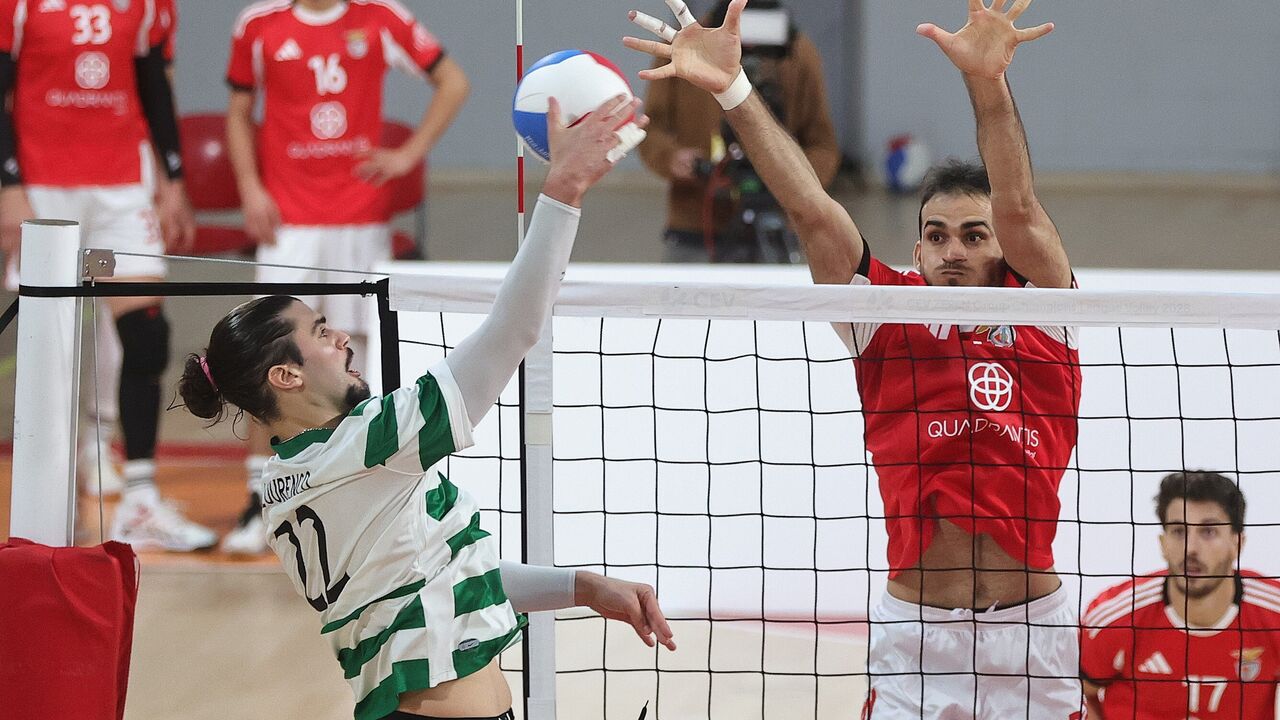 Jogo de voleibol entre Sporting e Benfica