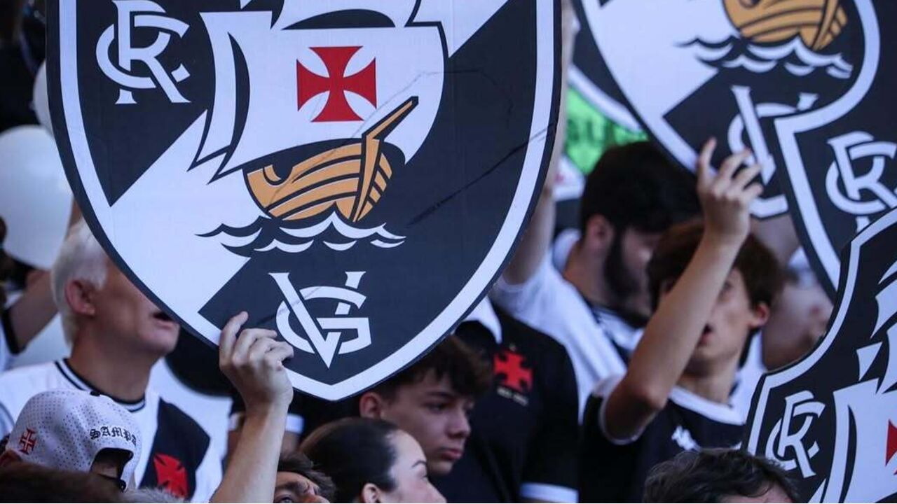 Adeptos do Vasco criticam contratações de outro clube nas redes sociais