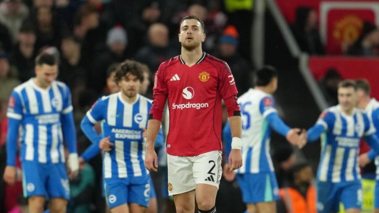 Diogo Dalot após eliminação do Manchester United aos pés do Brighton na Taça de Inglaterra