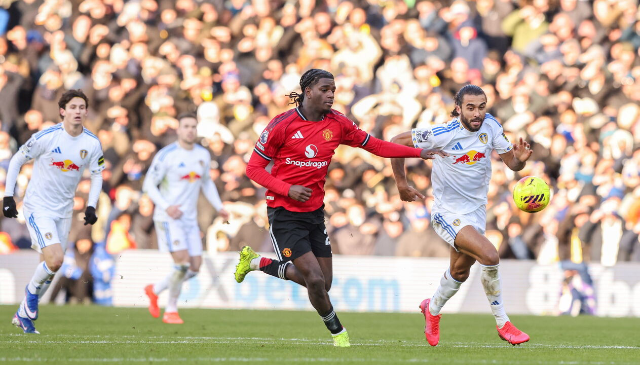 Ayden Heaven num jogo com o Leeds