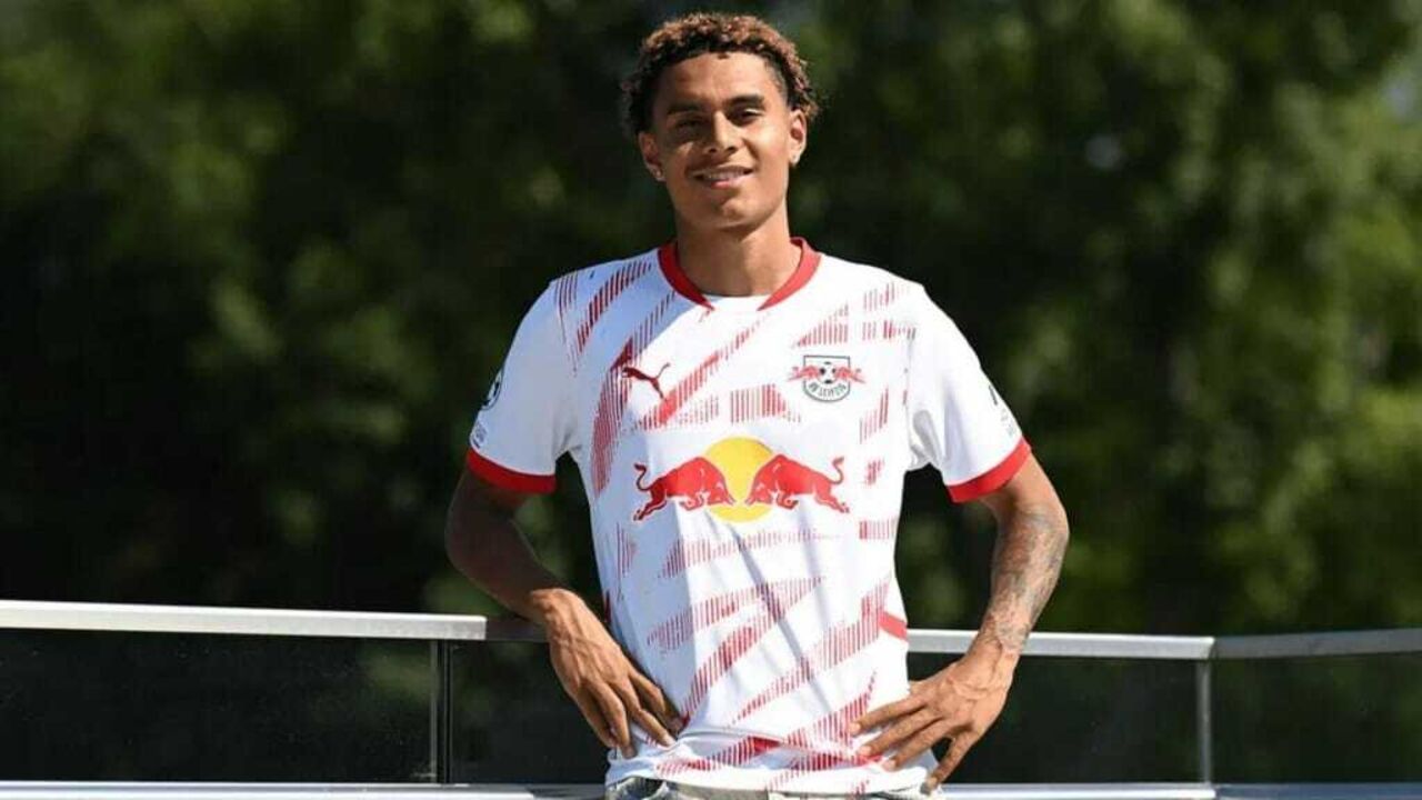 Antonio Nusa, avançado do RB Leipzig, está na mira do Anfield