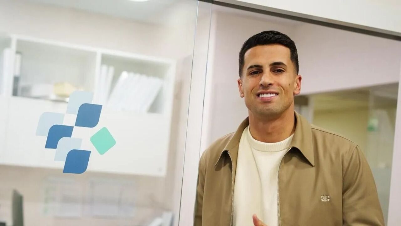 João Cancelo realiza exames médicos e prepara-se para apresentação no Barcelona