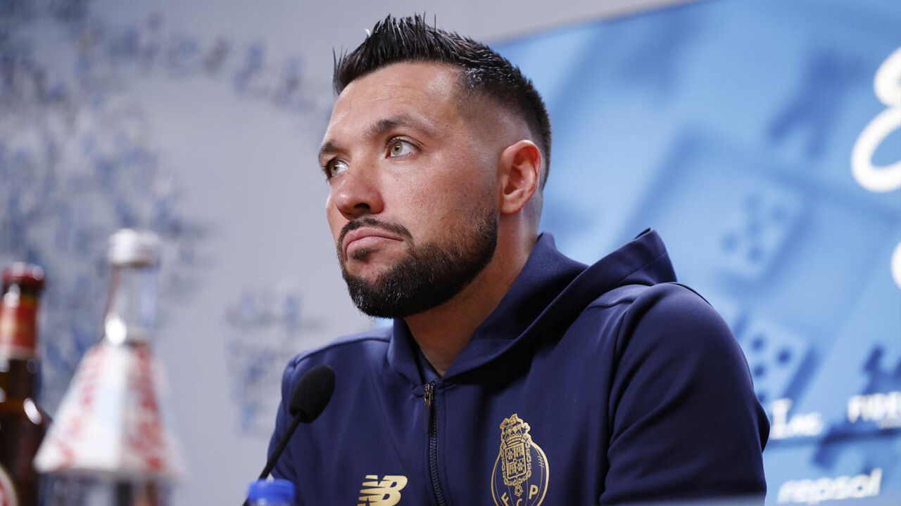 Francesco Farioli em mais uma conferência de imprensa do FC Porto