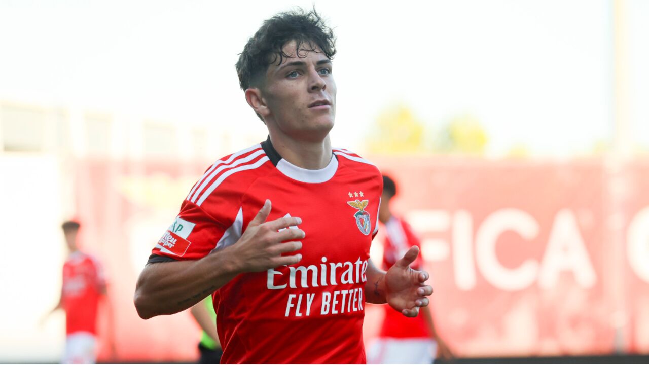Gonçalo Moreira bisa na goleada do Benfica B frente ao Newcastle