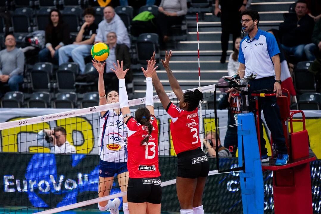 Benfica perde na Polónia contra o ŁKS Commercecon na Liga dos Campeões