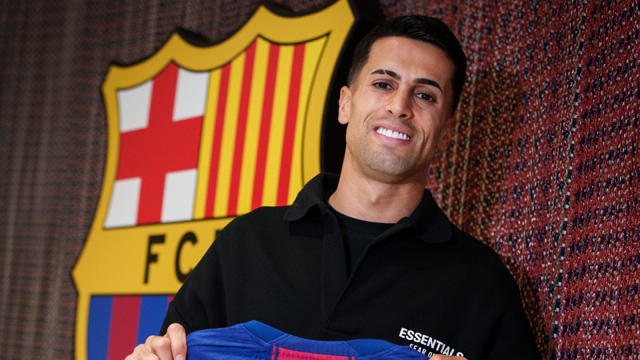 João Cancelo apresentado no Barcelona