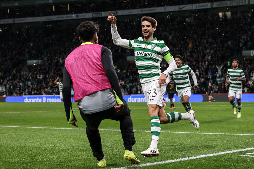 Daniel Bragança a festejar o golo contra o Casa Pia