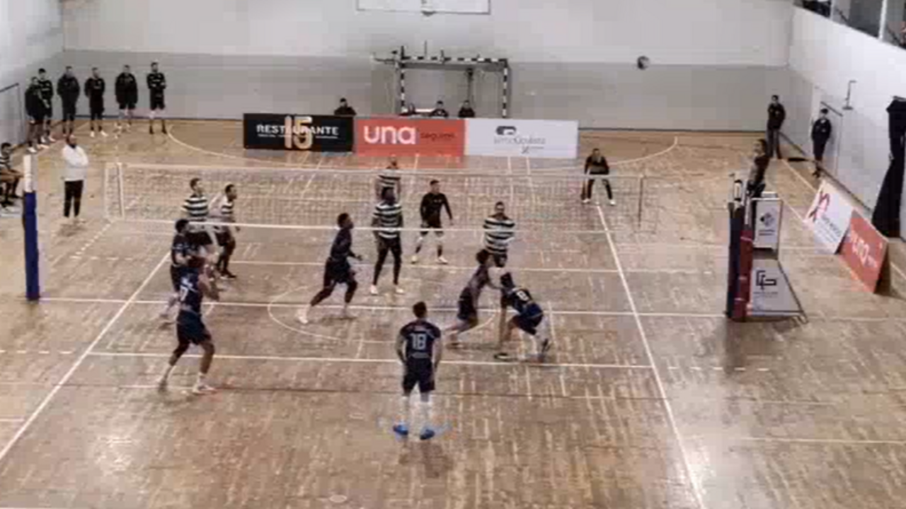 Sporting venceu jogo de voleibol frente ao Santo Tirso por 3-2.
