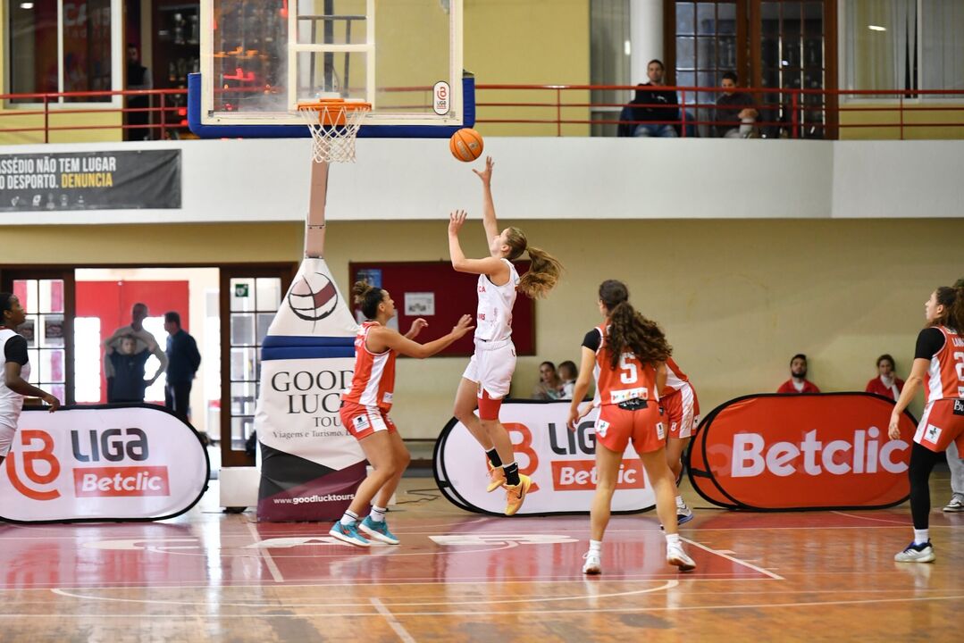 Basquetebol: Benfica perde com o último classificado da Liga Betclic na Madeira