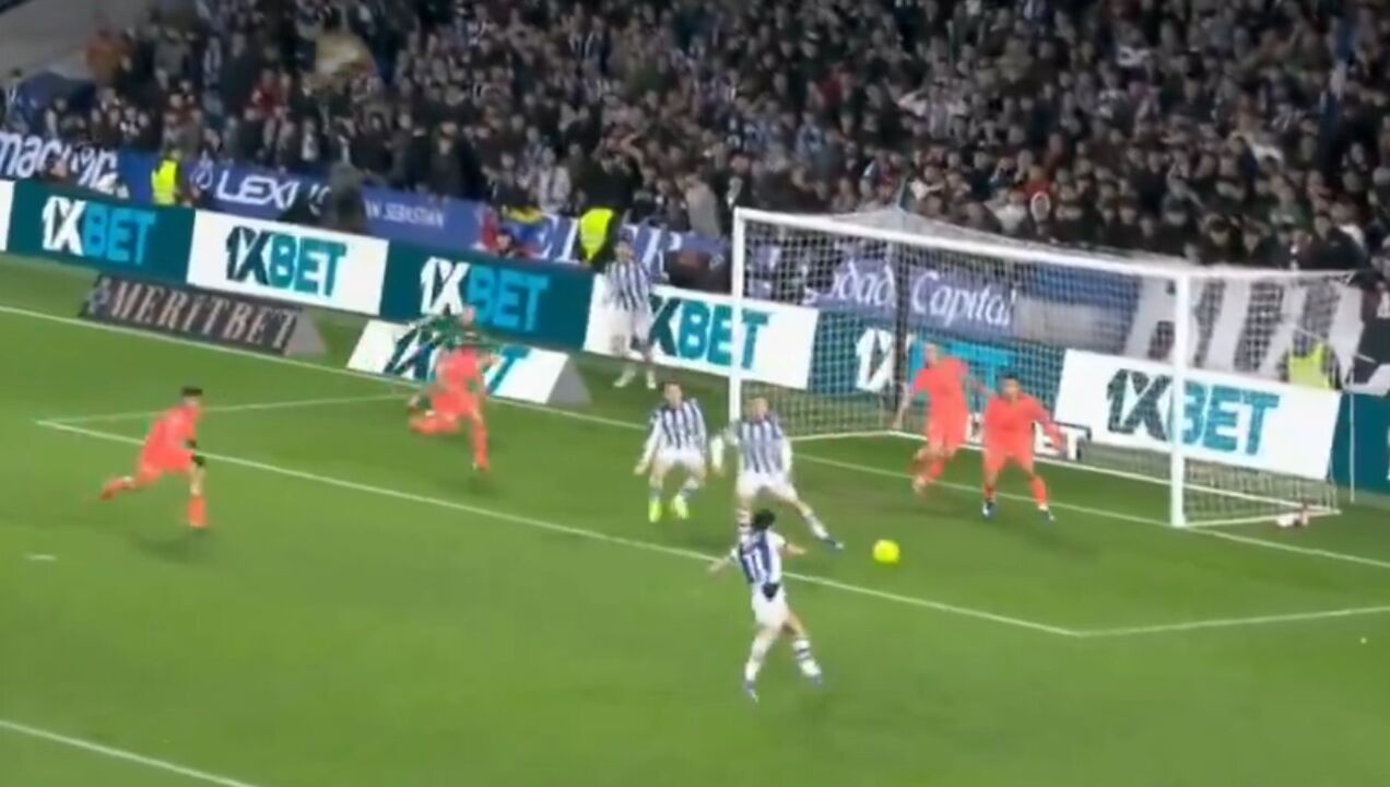 Golo de Gonçalo Guedes garantiu vitória da Real Sociedad contra o Barcelona.
