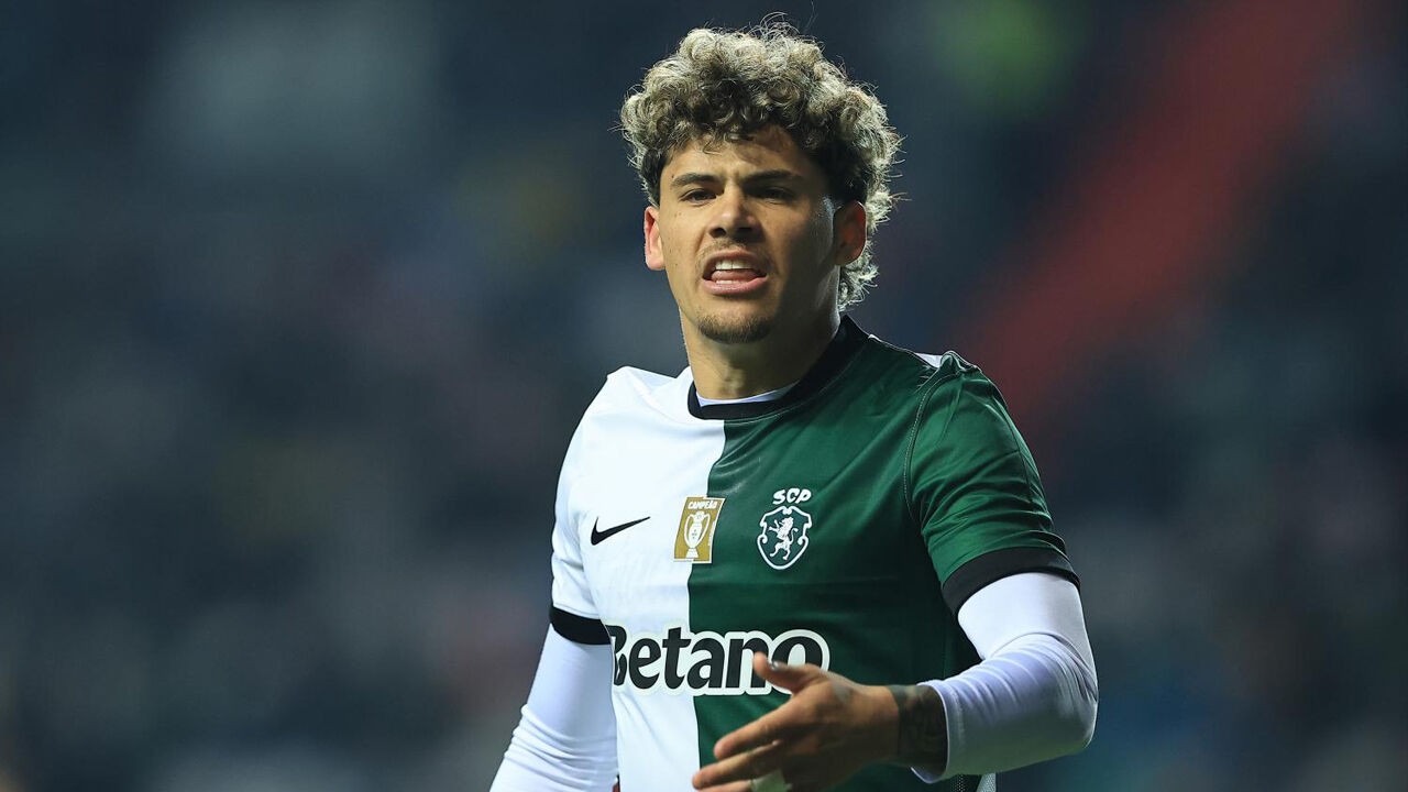 Maxi Araújo rende Luís Guilherme no onze do Sporting frente ao PSG