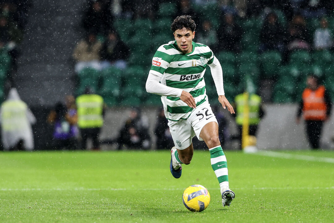 João Simões pegou de destaca no meio-campo dos bicampeões nacionais