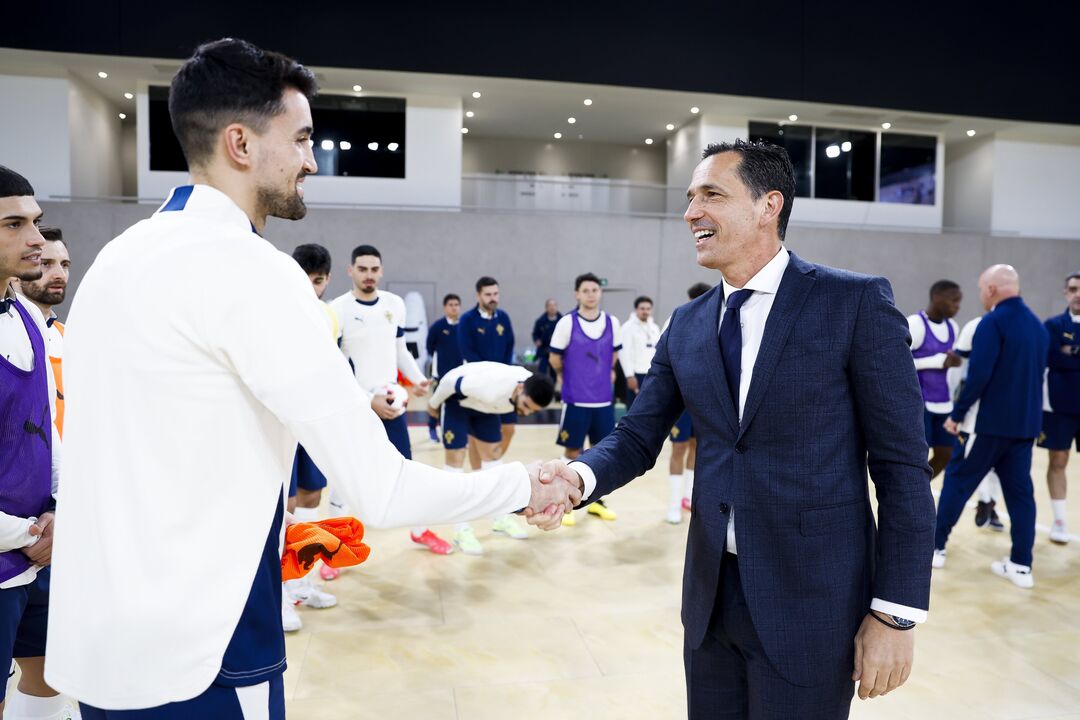 Pedro Proença assiste a treino da Seleção Nacional de Futsal