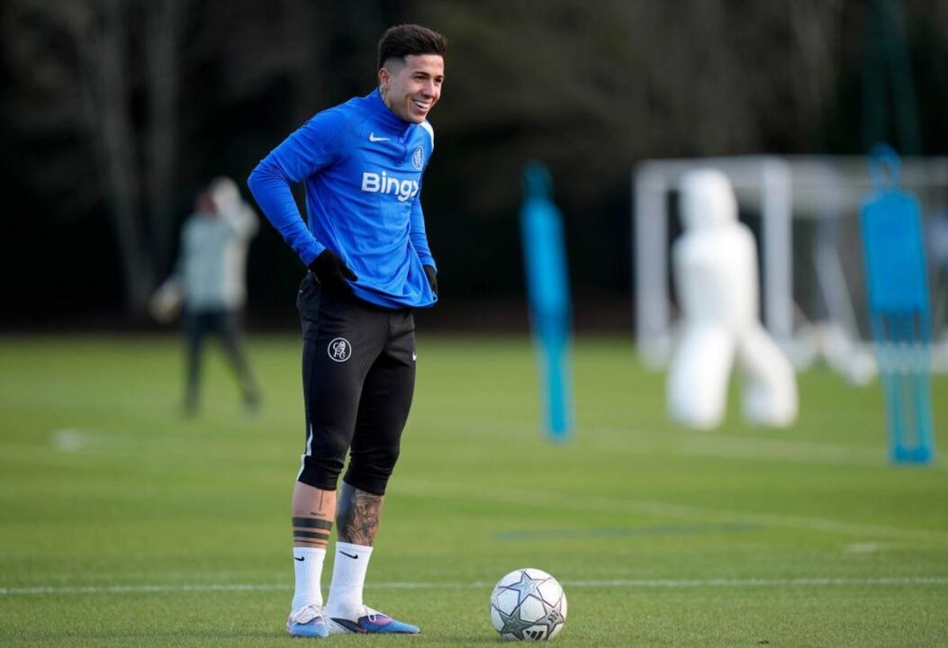 Enzo Fernández no treino do Chelsea