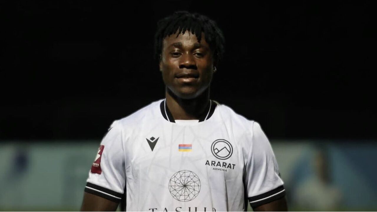 Mathew Gbomadu a caminho da Reboleira