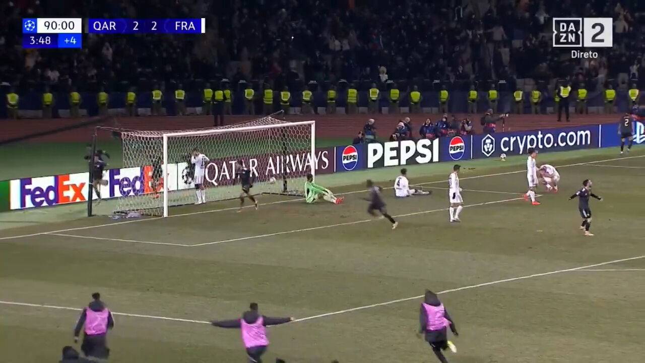 Qarabag empata 2-2 com a França no último minuto de jogo