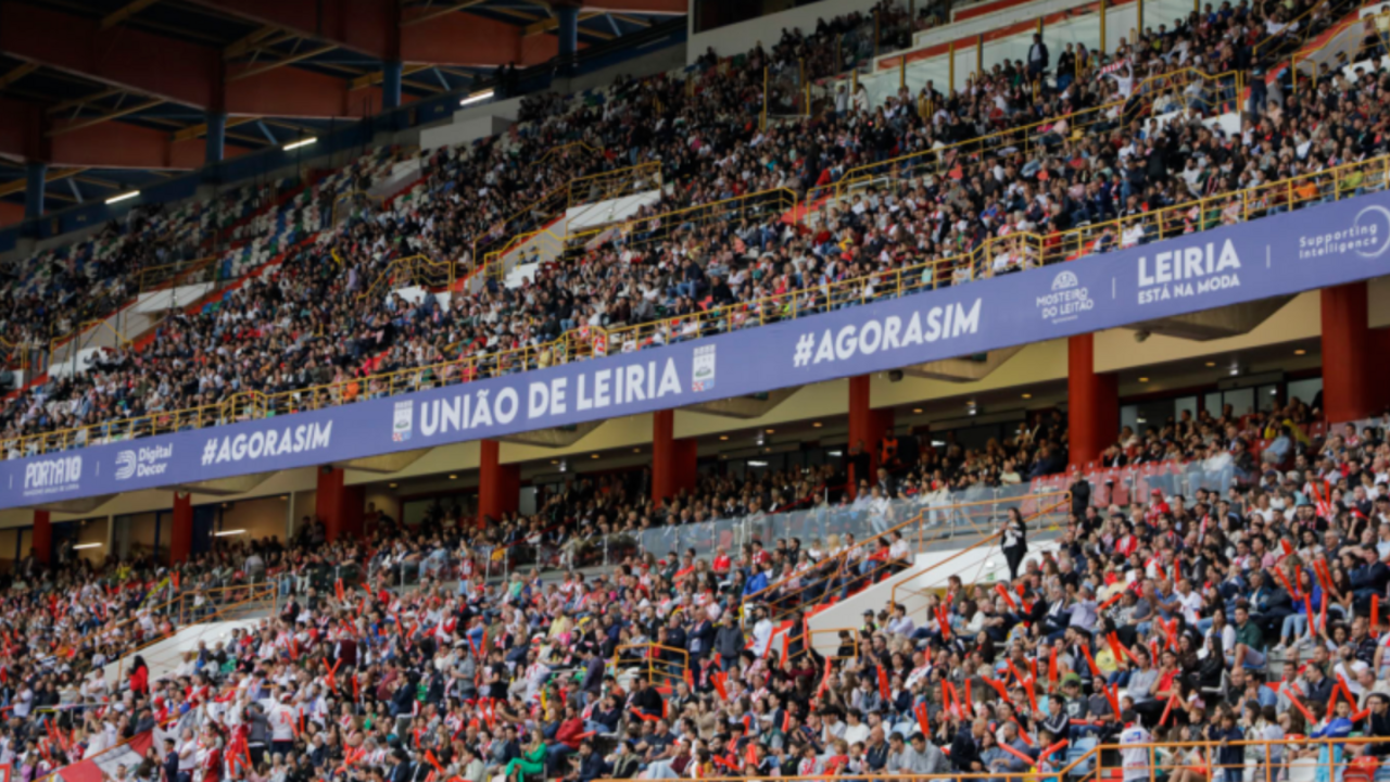 Estádio cheio apoia União de Leiria em jogo #AGORASIM
