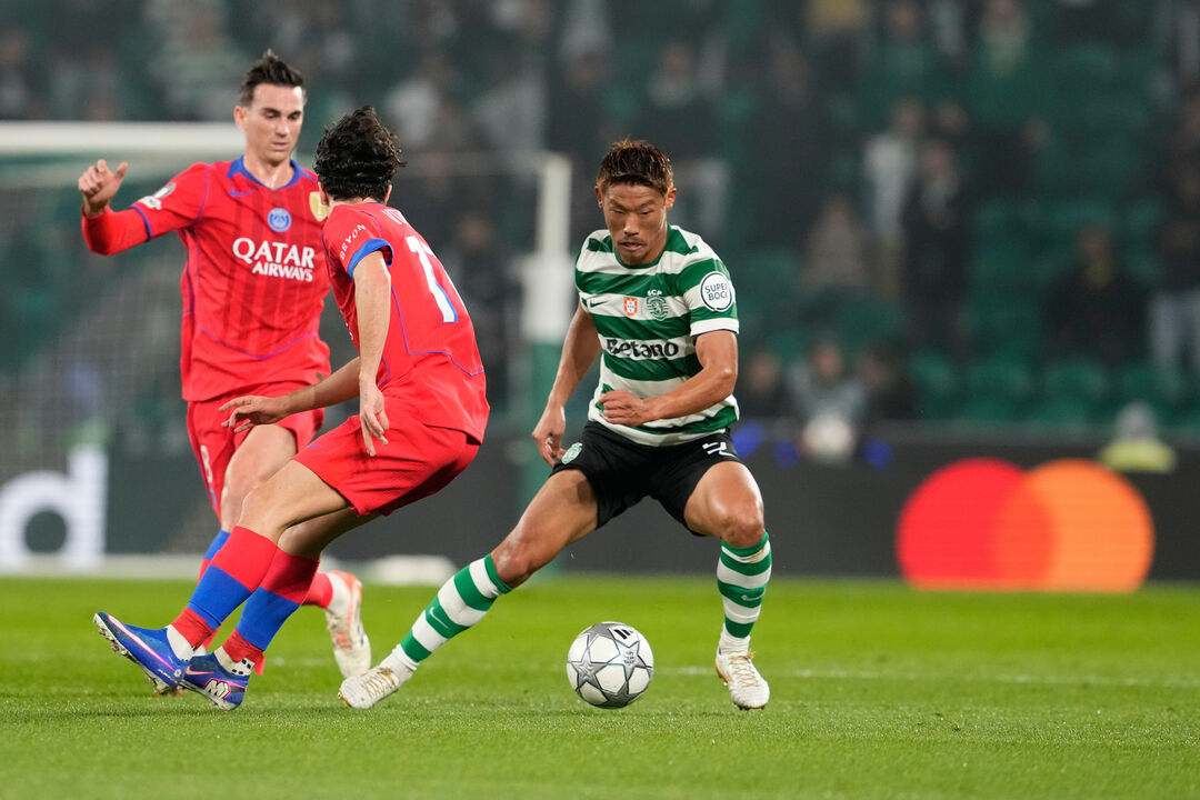 Japonês foi uma das armas no meio-campo montado para travar o PSG