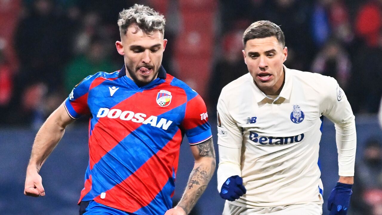 Jan Bednarek no Plzen-FC Porto