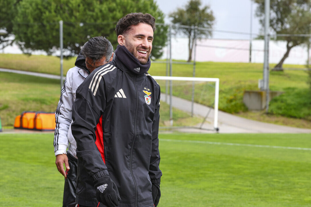 Rafa Silva apto para jogo com o Estrela da Amadora após treino