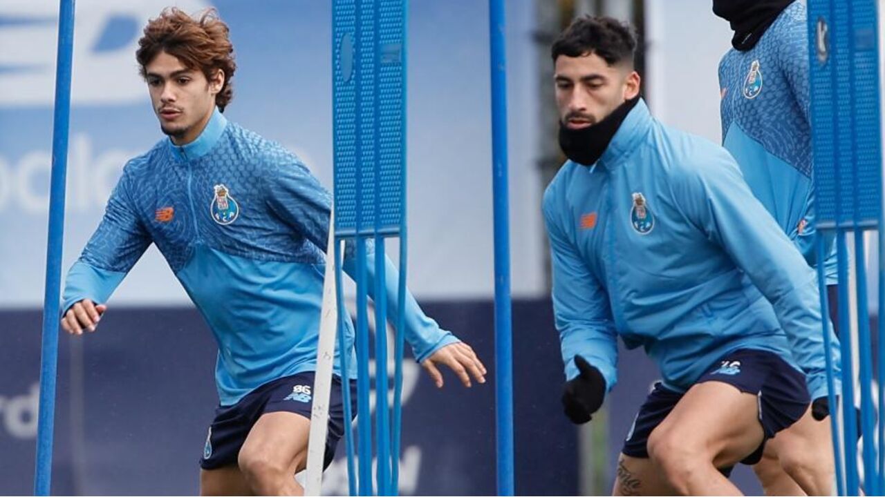 Jogadores do FC Porto preparam jogo contra o Gil Vicente após atraso no voo