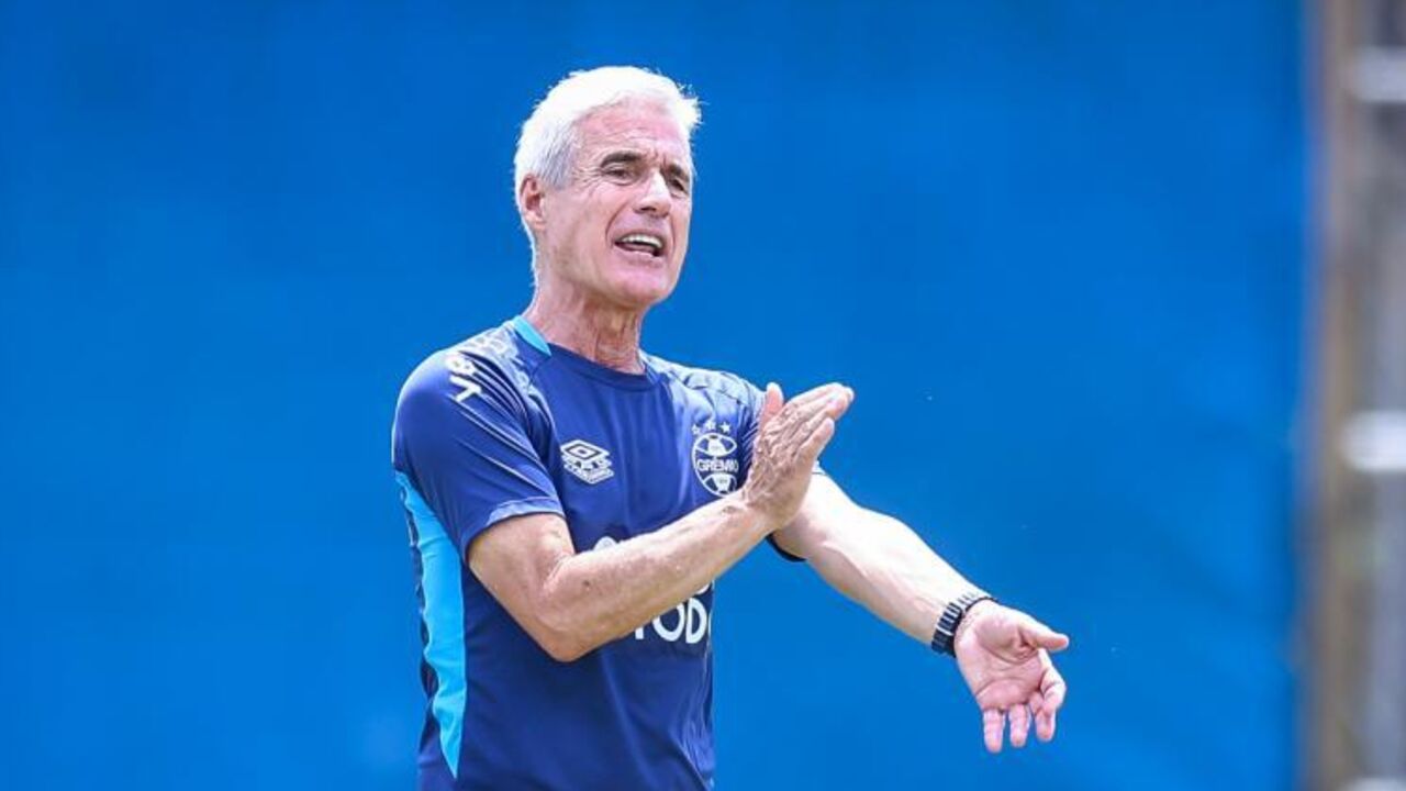 Luís Castro assume o comando do Grêmio no Brasil